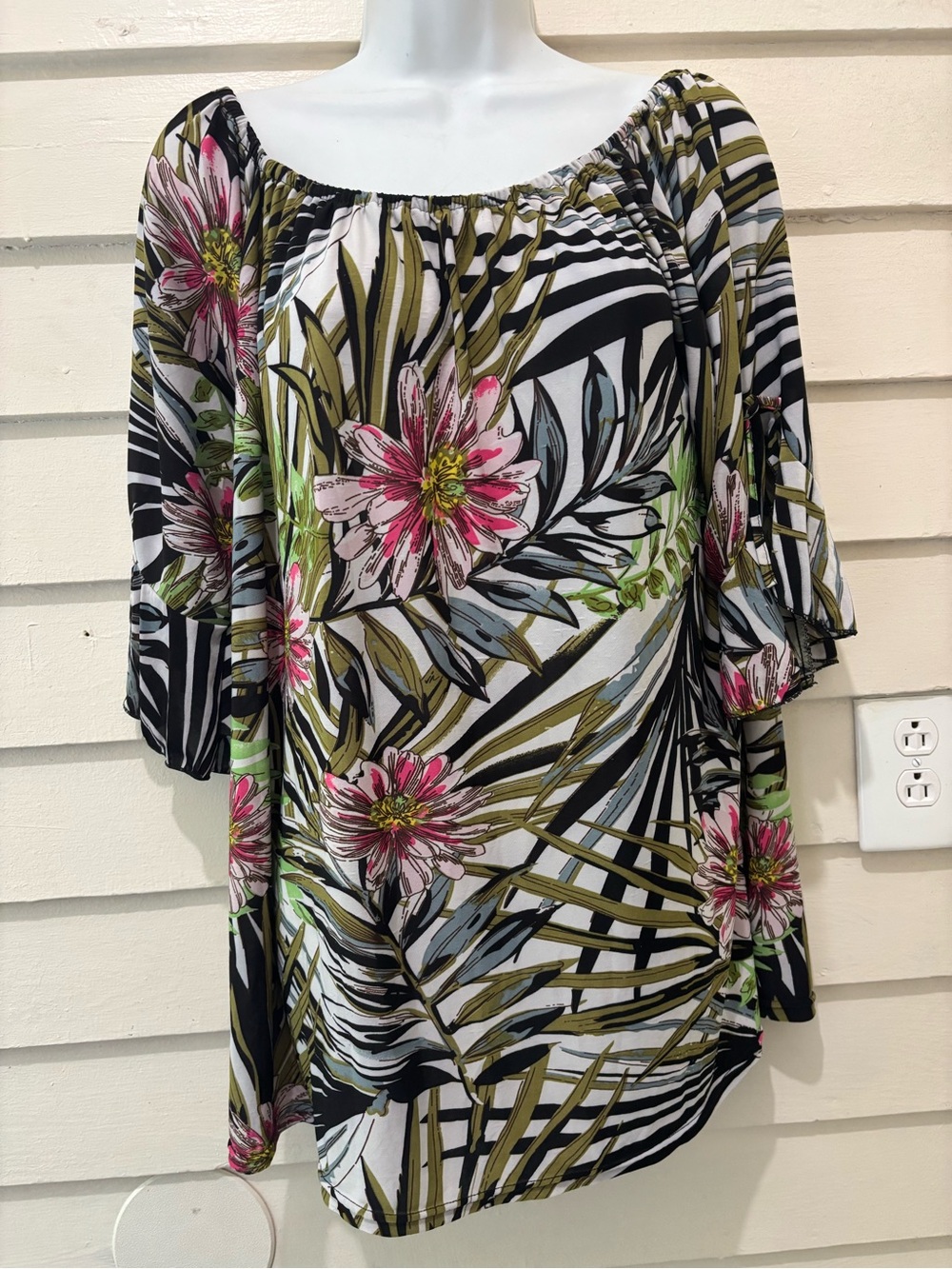 🔥5 for $25🔥 Plus Size Tropical Floral Leaf Print Off Shoulder Shirt